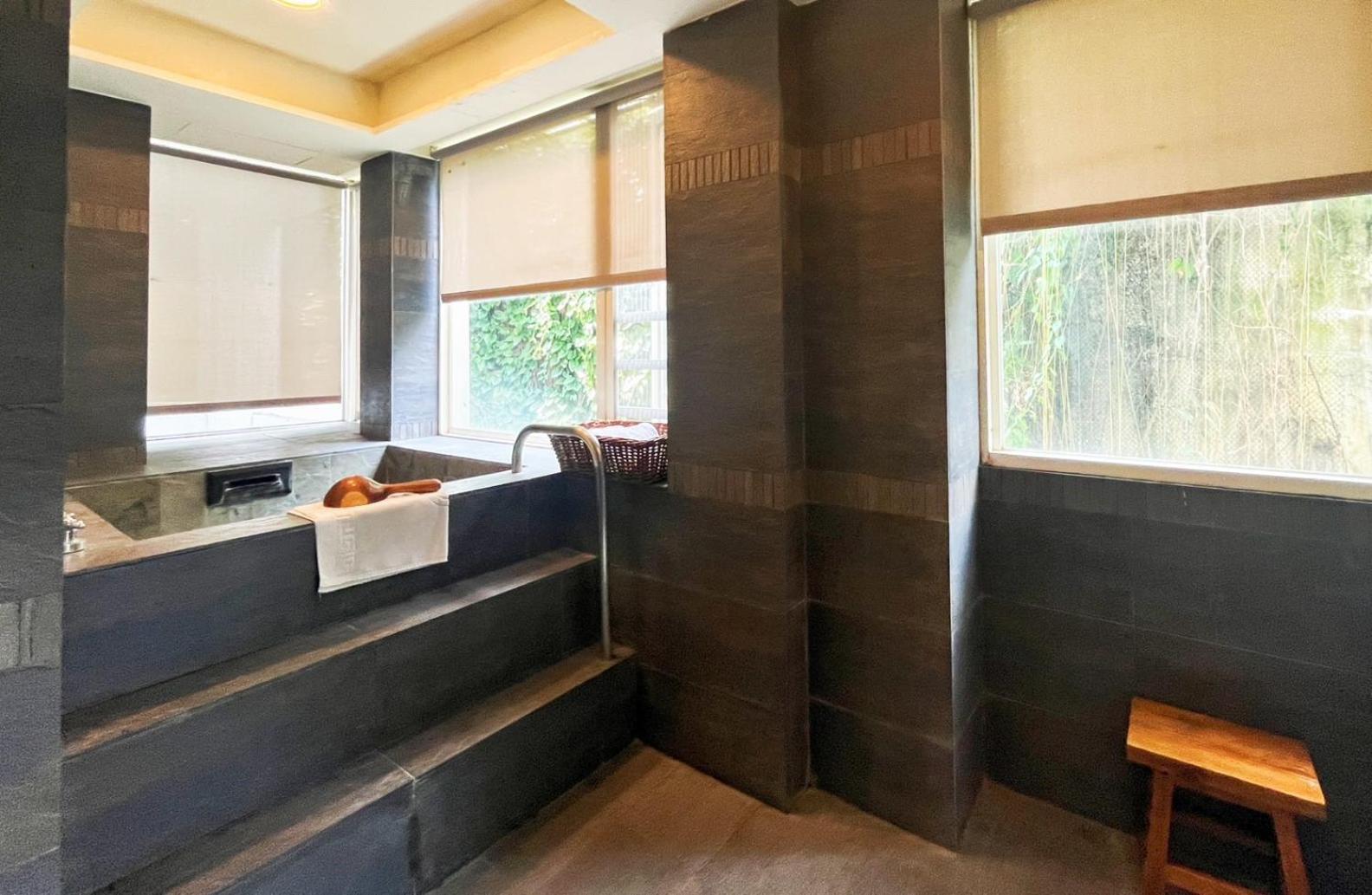 Dongpo Ti Lun Hotel Hszinji Kültér fotó
