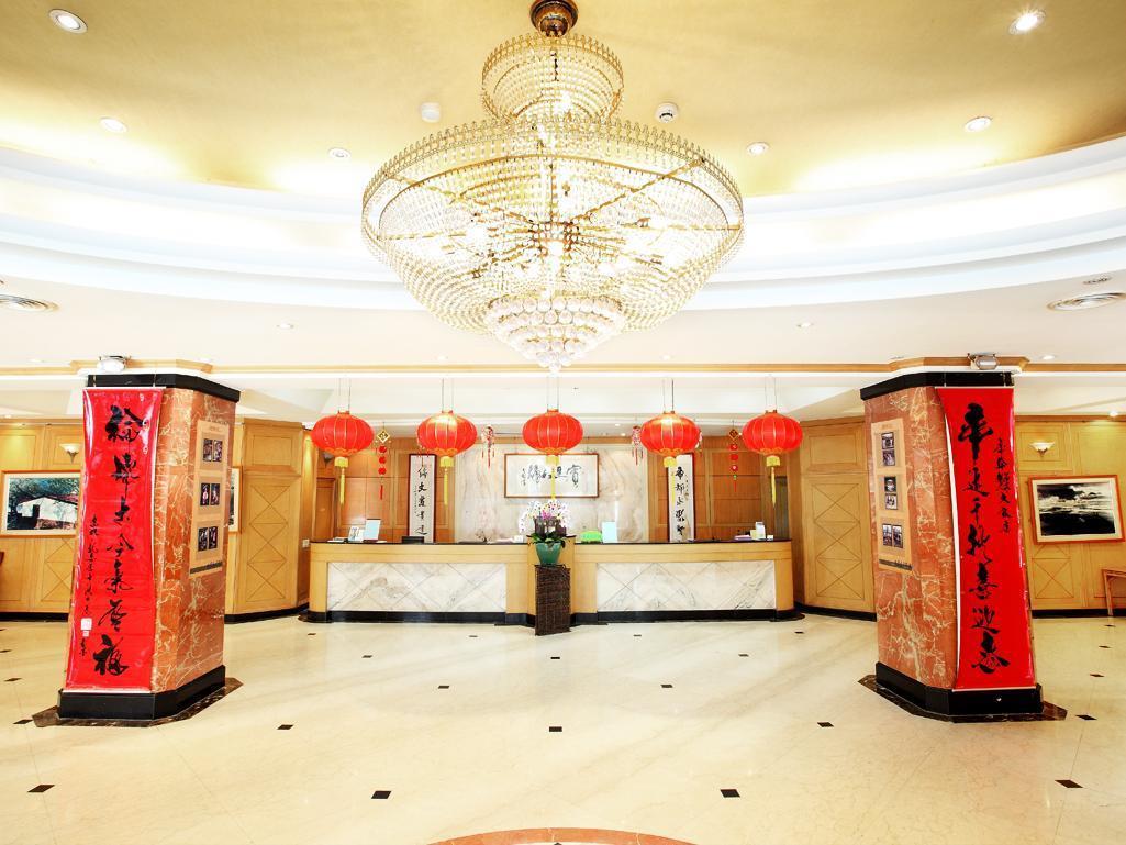 Dongpo Ti Lun Hotel Hszinji Kültér fotó