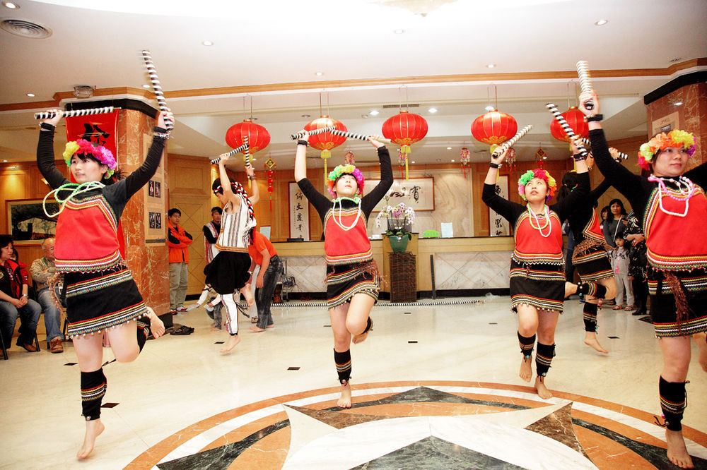 Dongpo Ti Lun Hotel Hszinji Kültér fotó