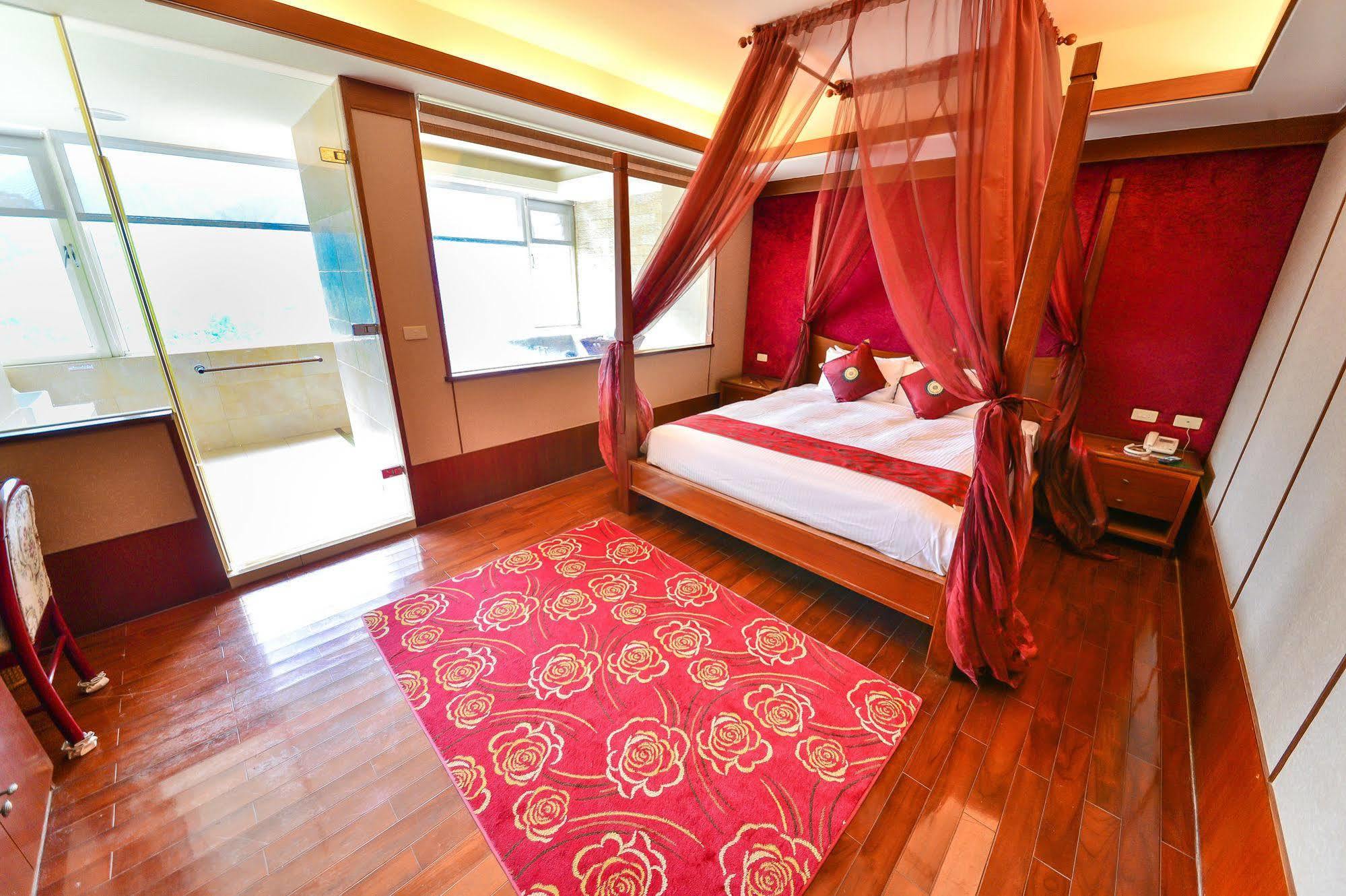 Dongpo Ti Lun Hotel Hszinji Kültér fotó